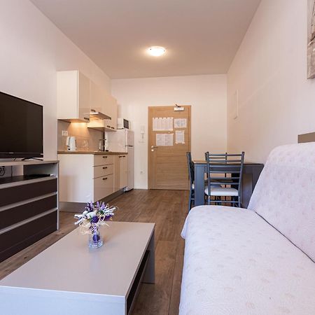 Apartments Crnekovic Tomislava 8A Baska  Ngoại thất bức ảnh