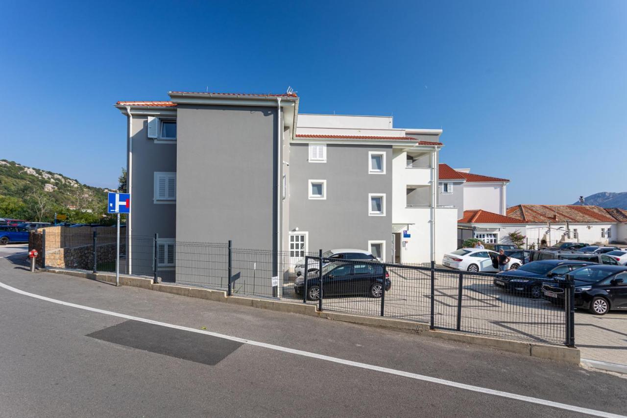 Apartments Crnekovic Tomislava 8A Baska  Ngoại thất bức ảnh