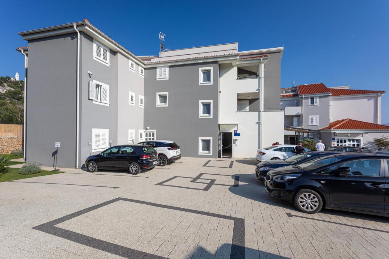 Apartments Crnekovic Tomislava 8A Baska  Ngoại thất bức ảnh