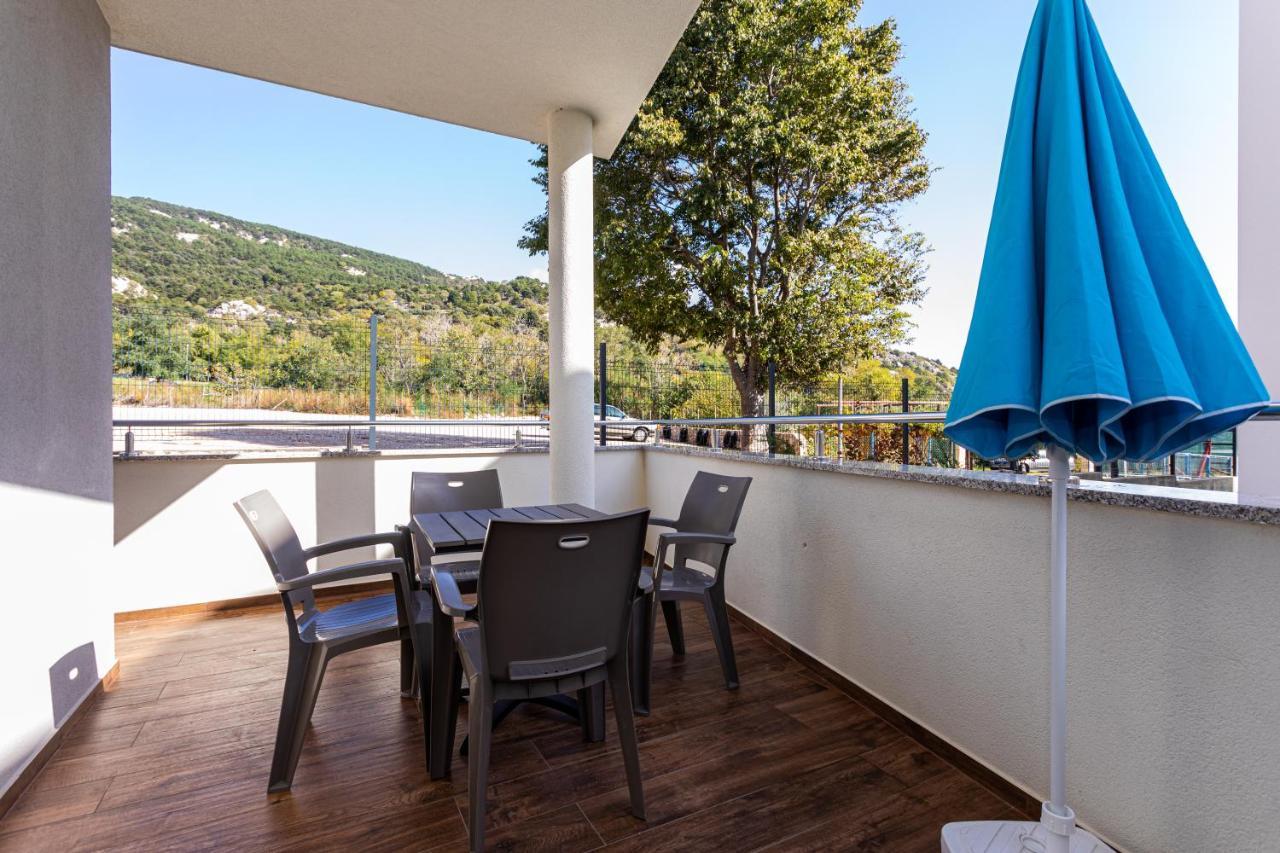 Apartments Crnekovic Tomislava 8A Baska  Ngoại thất bức ảnh