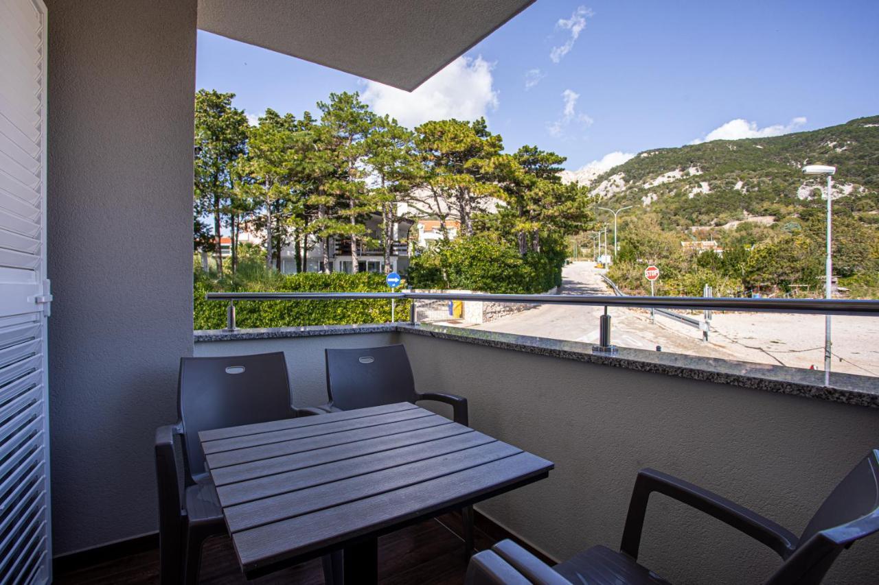 Apartments Crnekovic Tomislava 8A Baska  Ngoại thất bức ảnh