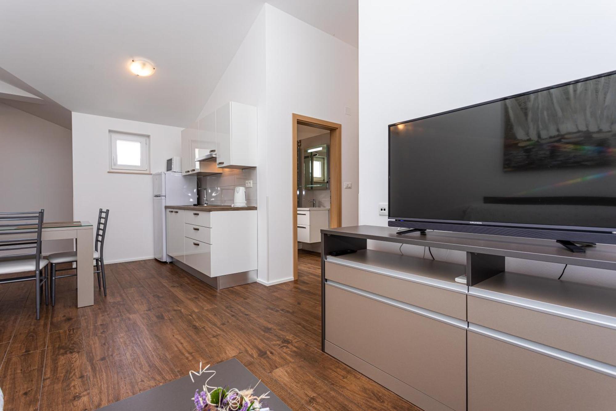 Apartments Crnekovic Tomislava 8A Baska  Ngoại thất bức ảnh