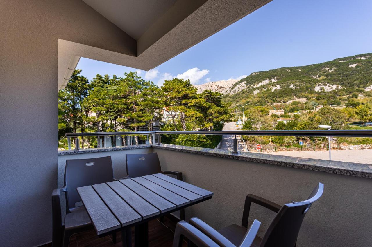 Apartments Crnekovic Tomislava 8A Baska  Ngoại thất bức ảnh