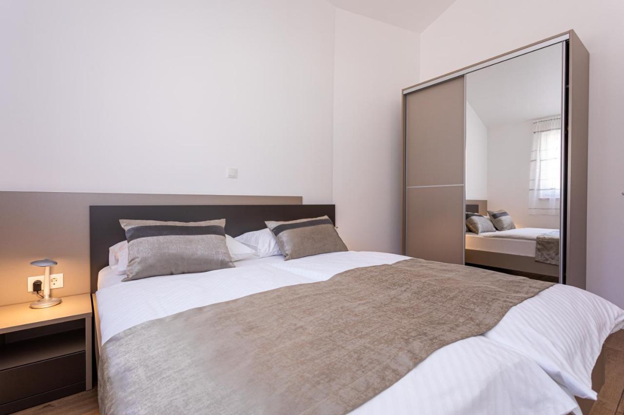 Apartments Crnekovic Tomislava 8A Baska  Ngoại thất bức ảnh