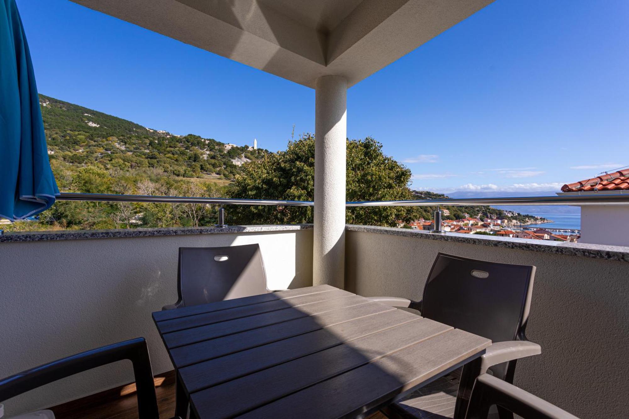 Apartments Crnekovic Tomislava 8A Baska  Ngoại thất bức ảnh