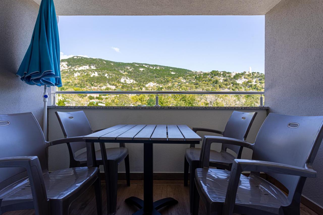 Apartments Crnekovic Tomislava 8A Baska  Ngoại thất bức ảnh