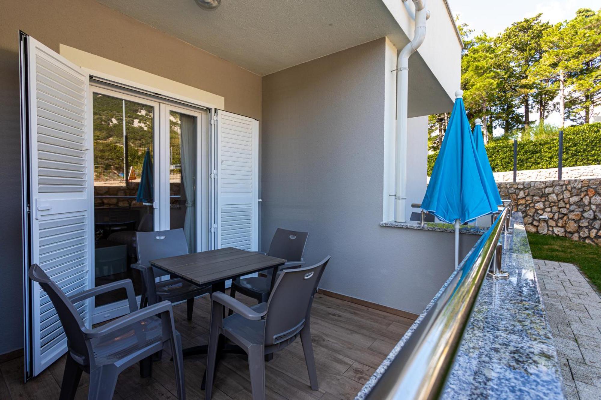 Apartments Crnekovic Tomislava 8A Baska  Ngoại thất bức ảnh